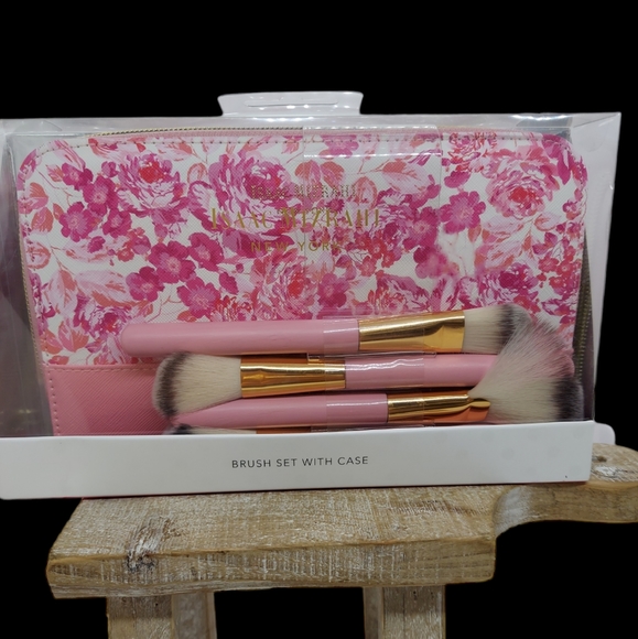 Isaac Mizrahi Make Up Brush Set w/ Case NWOT - Picture 1 of 6